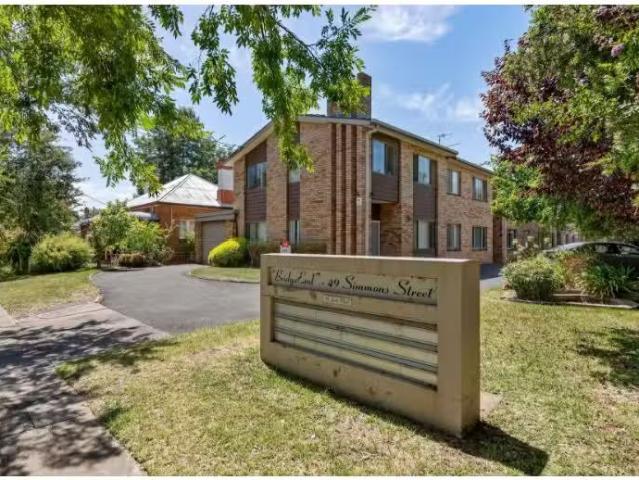 Unique 1 BR 2/49 Simmons Street, Wagga Wagga Apartment for ren.