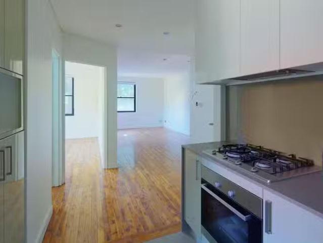 For Rent! 1 BR 2/51 Francis Street, Bondi Beach, NSW 2026