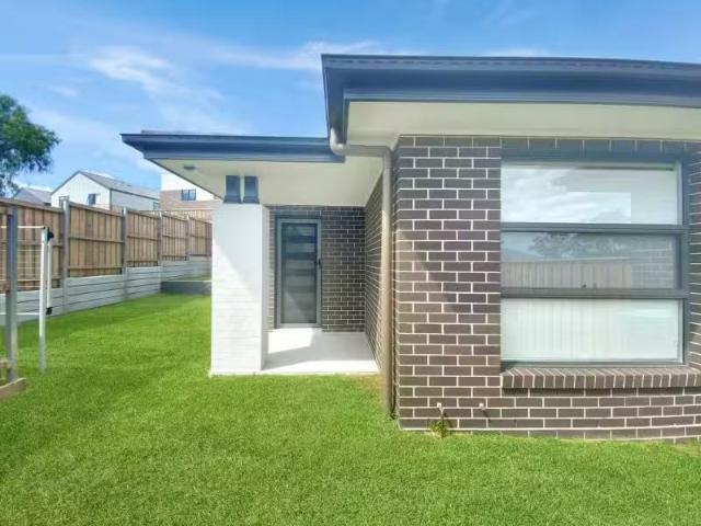 Charming 1 BR 27B Brooking Avenue, ELDERSLIE House for rent L.