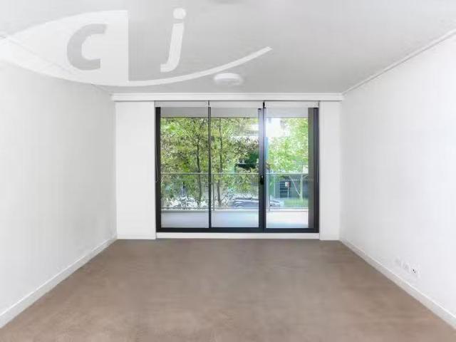 Rental! 1 BR 201/78 Rider Boulevard, RHODES Apartment for rent.