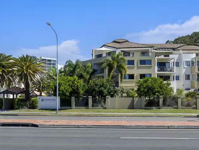 Nice 1 BR 212/392 Marine Parade, Labrador, QLD 4215