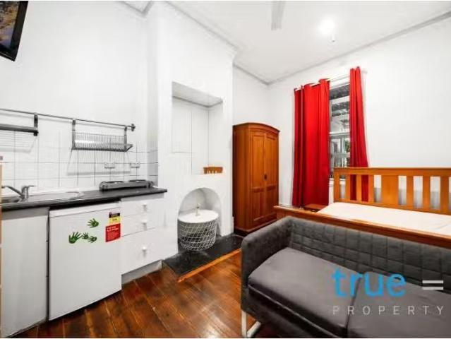 New 1 BR 2/152 Flinders Street, Paddington Apartment for rent.