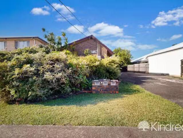 Cheap 1 BR 2/22 Silvester Street, Redcliffe, QLD 4020