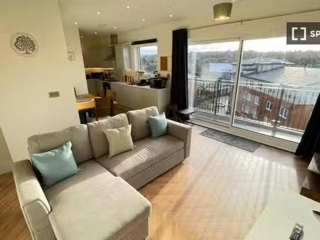 Charming 1 BR 2 bedroom apartment for rent in Rickmansworth, L.