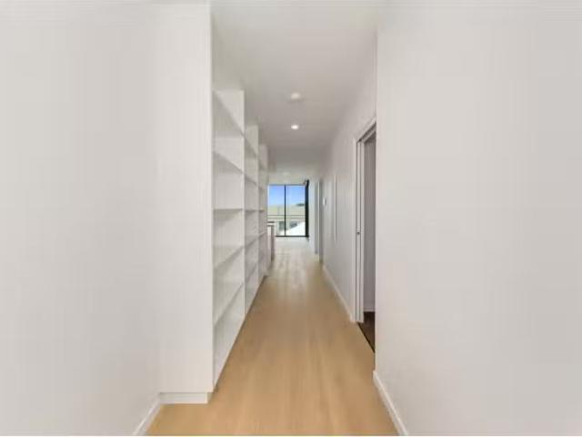 Deal! 1 BR 307/1 Brewer Street, Phillip Apartment for rent Li.
