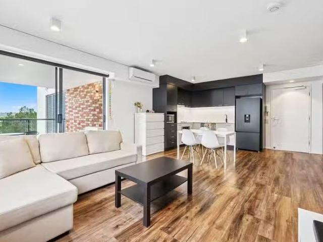 Charming 1 BR 311/190 Varsity Parade, Varsity Lakes, QLD 4227.