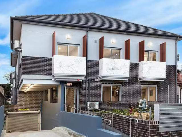 For Rent! 1 BR 31/11 Stuart Street, Concord West, NSW 2138