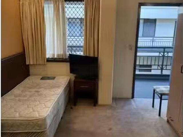 Just in! 1 BR 4023/185 211 Broadway, ULTIMO Apartment for rent.