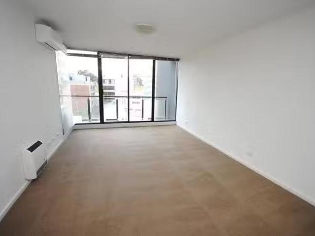 Deal! 1 BR 612/148 Wells Street, South Melbourne, VIC 3205