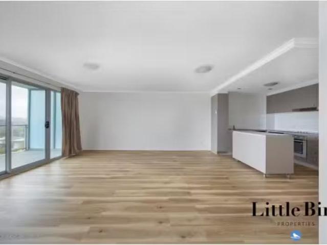 Deal! 1 BR 711/17 Dooring Street, Braddon Apartment for rent.