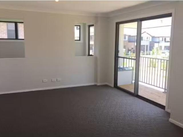 Rental! 1 BR 7 Cleveland Lane, Penrith Apartment for rent Lis.