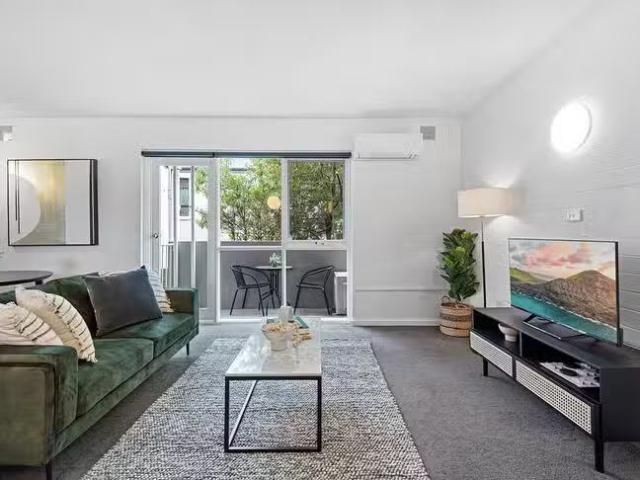 Rental! 1 BR 8/44 Gatehouse Street, Parkville, VIC 3052