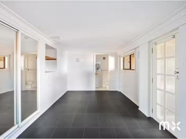 Deal! 1 BR 82A Bellevue Road, Figtree Apartment for rent List.