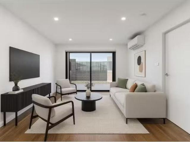 Rental! 1 BR 9/40 Trevor Gibson Way, TAYLOR Apartment for rent.