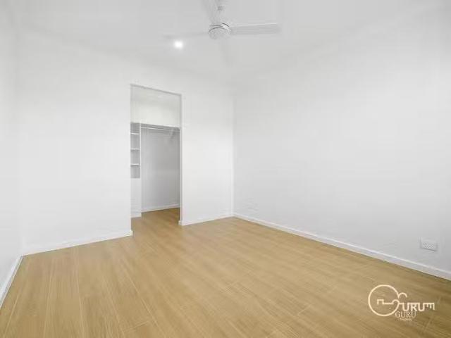 Nice 1 Brooklyn Circuit, Spring Mountain, QLD 4300