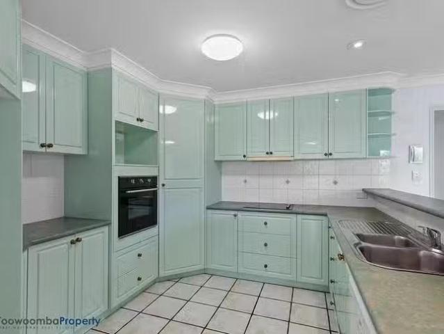 For Rent! 1 Emerald Court, Middle Ridge, QLD 4350