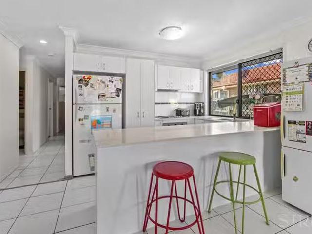 Deal! 1 Pencarrow Crescent, Raceview, QLD 4305