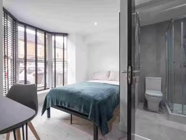 Rental! 1 Room 73 Foster Street 6 Beds 6 Baths