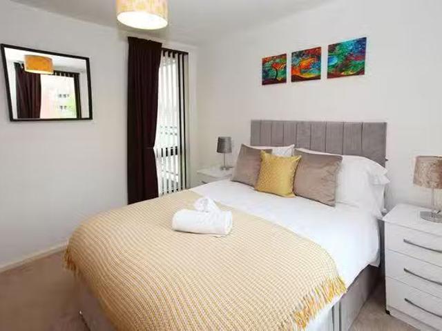 Charming 1 Room Autumn Heights one bedroom