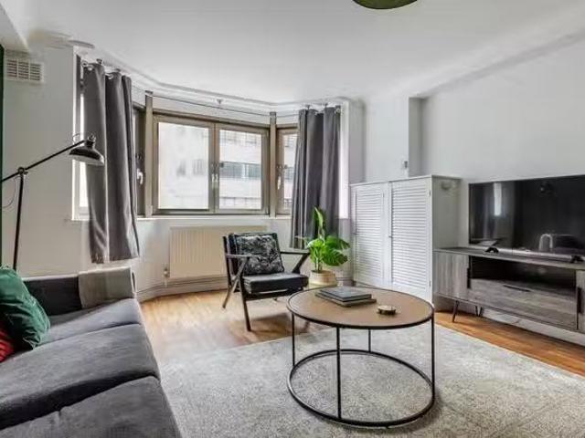 Charming 1 Room Portsoken Street, City of London 1 Bedroom.