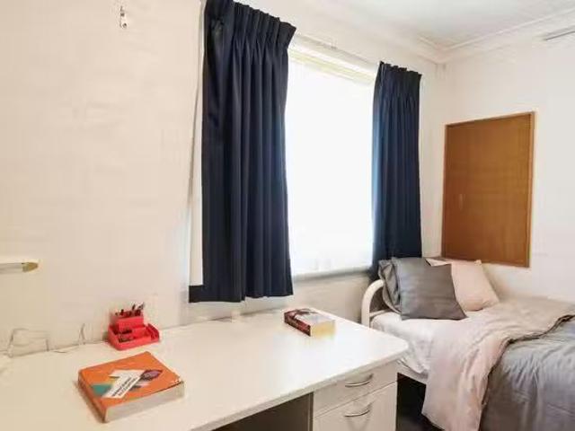 Charming 1 Room Uni Lodge Vickery House 6 Bedroom Apartment