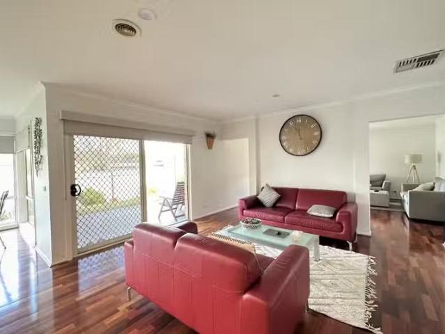 Unique 1 Stedman Court, Taylors Lakes VIC 3038