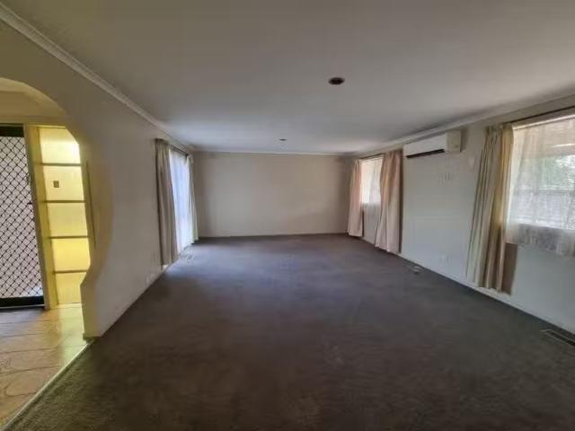 Cozy 1 Woodland Drive, Albanvale VIC 3021