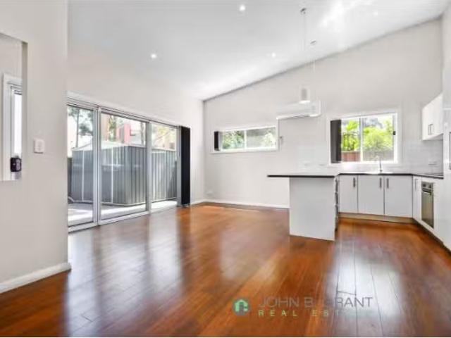 Cozy 1A Rodd Street, BIRRONG Apartment for rent Listed by Shi.