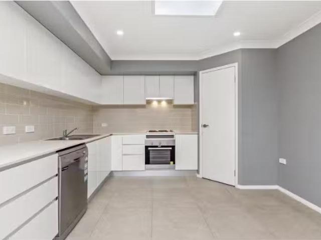 Nice 1B Fassifern Street, Morisset House for rent Listed by P.