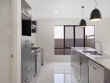 Deal! 23 Broadaxe Street, SPRING MOUNTAIN, QLD 4300 House fo.