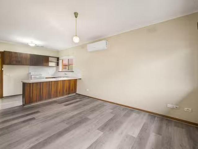 Charming 2/3 Ellard Street, Mount Gambier, SA 5290