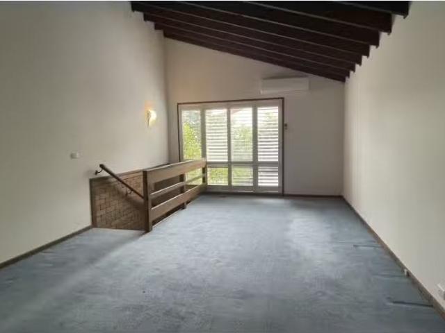 For Rent! 23 Fihelly Street, Fadden House for rent Listed by.