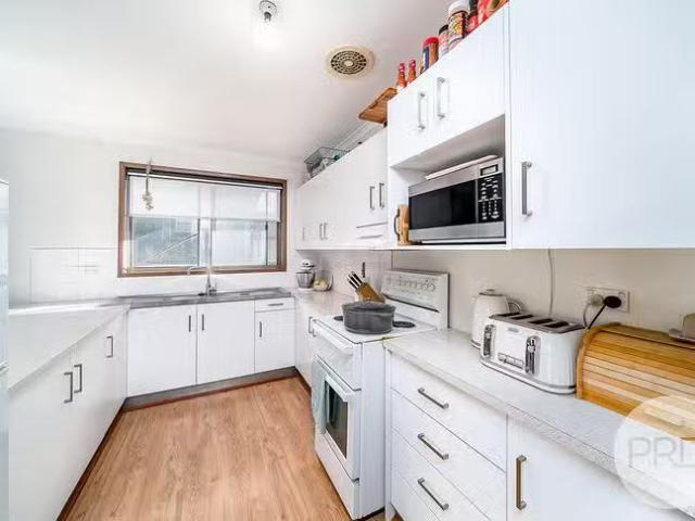 Cozy 23 Forrest Street, Lake Albert, NSW 2650