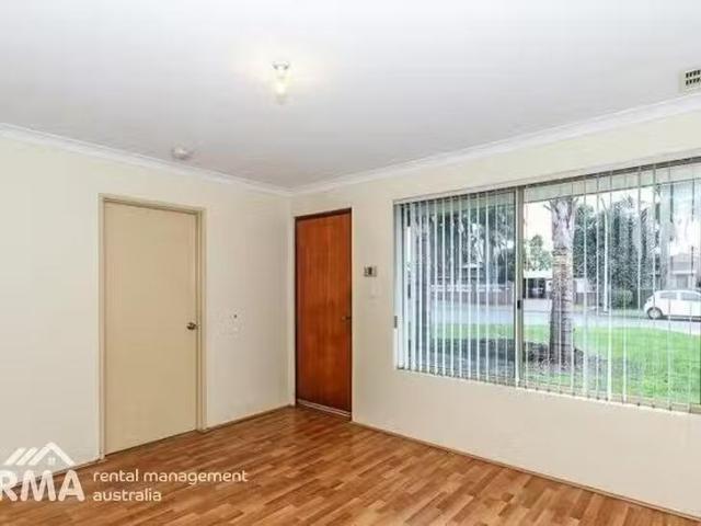 Cheap 23 Flametree Place, Beechboro, WA 6063