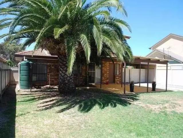 Just in! 23 Kwinana Crescent, Port Noarlunga South, SA 5167