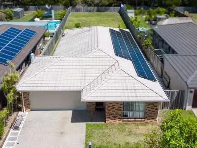 Cozy 23 Lakeside Crescent, Ningi, QLD 4511