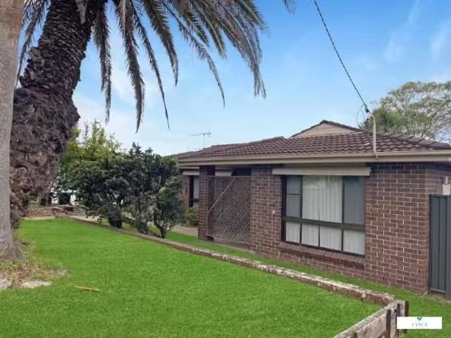 Deal! 23 Raleigh Street, Scotts Head House for rent Listed by.