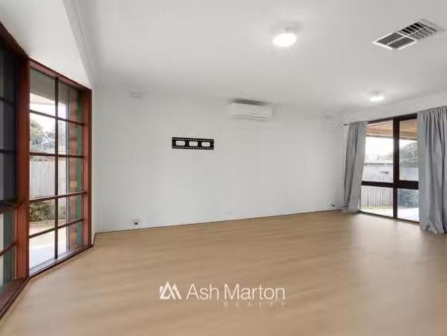 Deal! 23 Sassafras Drive, Frankston, VIC 3199
