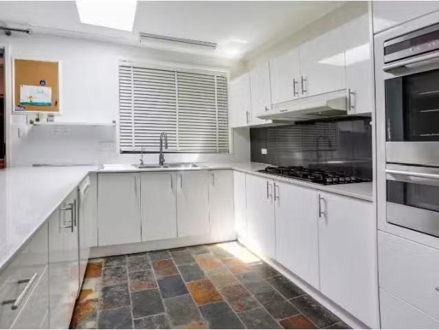 Charming 23 St Clair Avenue, ST CLAIR House for rent Listed b.