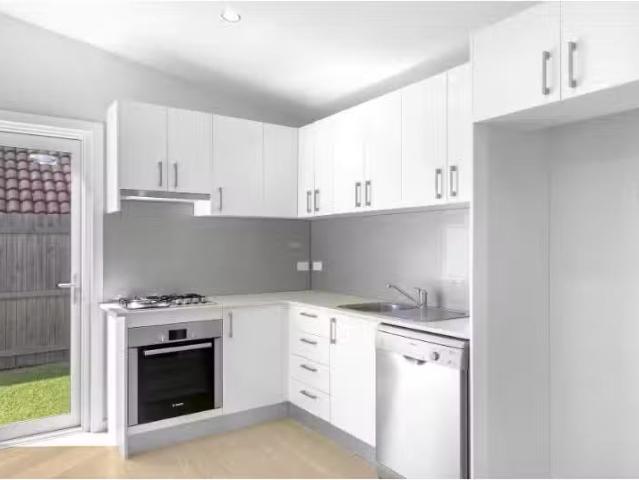 Rental! 23A Waratah Parade, Narraweena Townhouse for rent Lis.