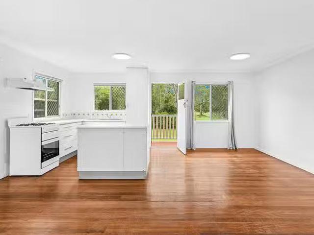 Just in! 205 Kianawah Road, Wynnum West, QLD 4178