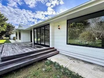 Deal! 20 Western Park Road, Ballan, VIC 3342