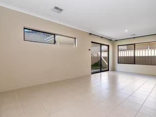 Nice 20 Blue Road, Canning Vale, WA 6155