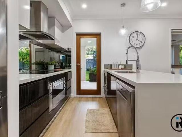 Just in! 20 Kensington Place, Maudsland, QLD 4210