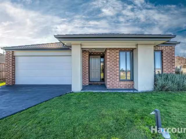 Deal! 20 Montane Boulevard, NEWBOROUGH, VIC 3825 House for R.