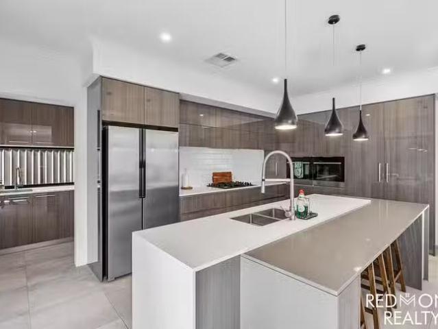 Unique 20 Pandora Drive, Jindalee, WA 6036