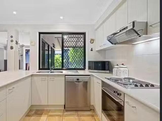 Just in! 20 Pinedale Crescent, Parkinson, QLD 4115