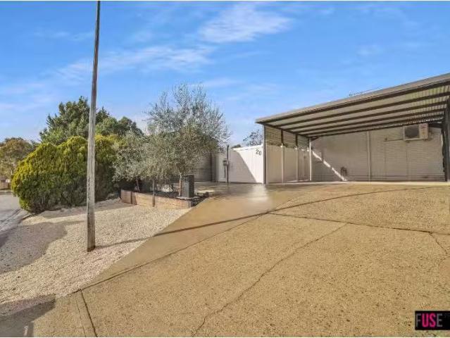 Nice 20 Roope Close, CALWELL House for rent Listed by Zoe Ste.