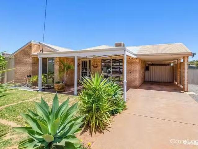Charming 20 Starlight Place, South Kalgoorlie, WA 6430