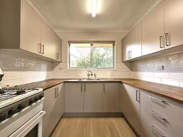 Cheap 2/10 Gort Crescent, Stafford, QLD 4053